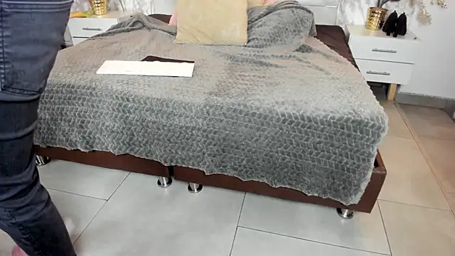 Mysterius Woman online show from 12, 3, 2026