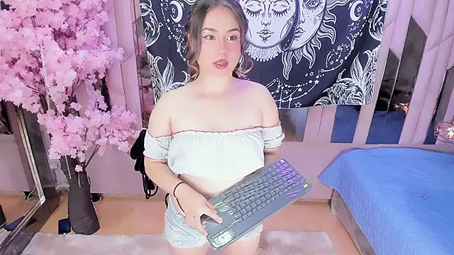 Naomistart online show from 14, 12, 2025