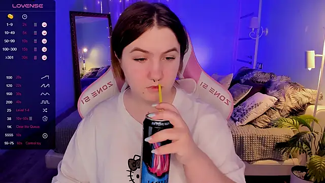 lovelyy julia online show from 30, 4, 2026