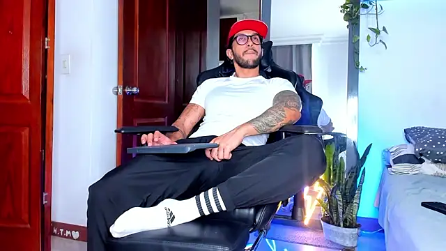 Snapshot of JotaCeliz chatting on 16, 12, 2025 JotaCeliz online show from 16, 12, 2025