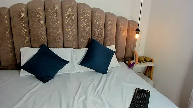 Snapshot of Ambar85 chatting on 28, 11, 2025 Ambar85 online show from 28, 11, 2025