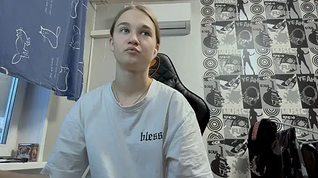 helgicuteness online show from 22, 12, 2025