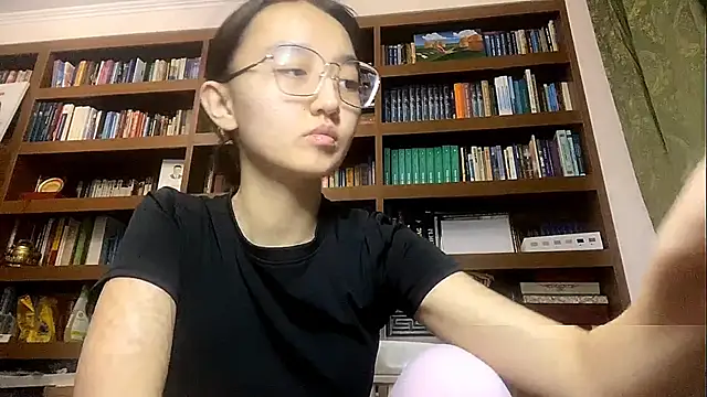 LinaClous online show from 8, 3, 2026