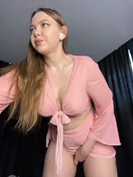 Snapshot of SinCityDoll chatting on 5, 7, 2026 SinCityDoll online show from 5, 7, 2026