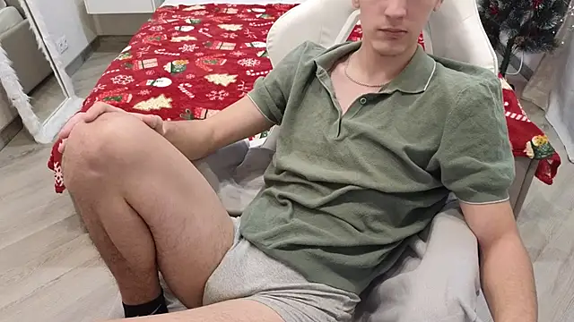 Snapshot of MoonlinSkinn chatting on 16, 12, 2025 MoonlinSkinn online show from 16, 12, 2025