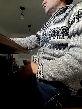 ChrisFloresP online show from 24, 6, 2026