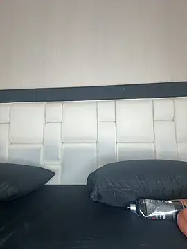 Celeste Valencia  online show from 6, 5, 2026