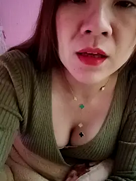 Snapshot of Lily-ross22 chatting on 12, 1, 2026 Lily-ross22 online show from 12, 1, 2026