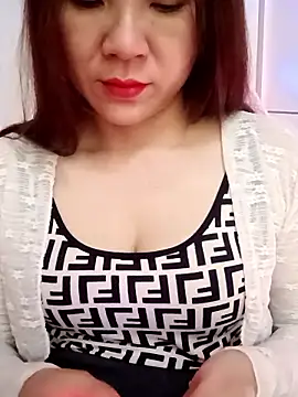 Snapshot of Lily-ross22 chatting on 19, 1, 2026 Lily-ross22 online show from 19, 1, 2026