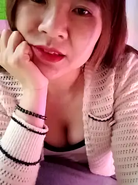 Snapshot of Lily-ross22 chatting on 2, 2, 2026 Lily-ross22 online show from 2, 2, 2026