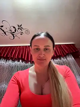 Snapshot of TomilaSi chatting on 1, 12, 2025 TomilaSi online show from 1, 12, 2025