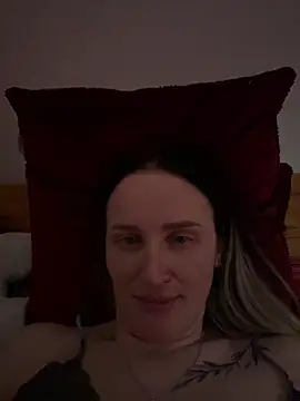 Snapshot of TomilaSi chatting on 18, 12, 2025 TomilaSi online show from 18, 12, 2025