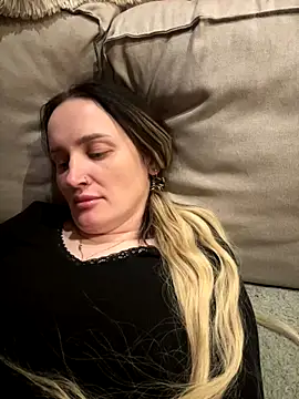 Snapshot of TomilaSi chatting on 5, 1, 2026 TomilaSi online show from 5, 1, 2026