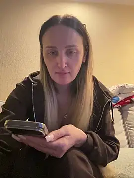 Snapshot of TomilaSi chatting on 6, 1, 2026 TomilaSi online show from 6, 1, 2026