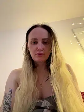 Snapshot of TomilaSi chatting on 11, 1, 2026 TomilaSi online show from 11, 1, 2026