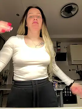 Snapshot of TomilaSi chatting on 15, 1, 2026 TomilaSi online show from 15, 1, 2026