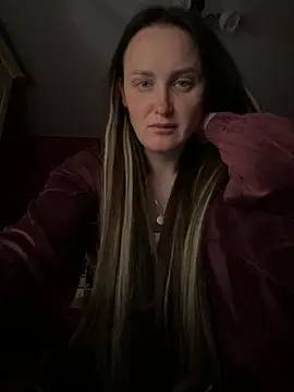 Snapshot of TomilaSi chatting on 18, 3, 2026 TomilaSi online show from 18, 3, 2026