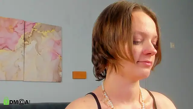 Olivia Riesz online show from 7, 5, 2026