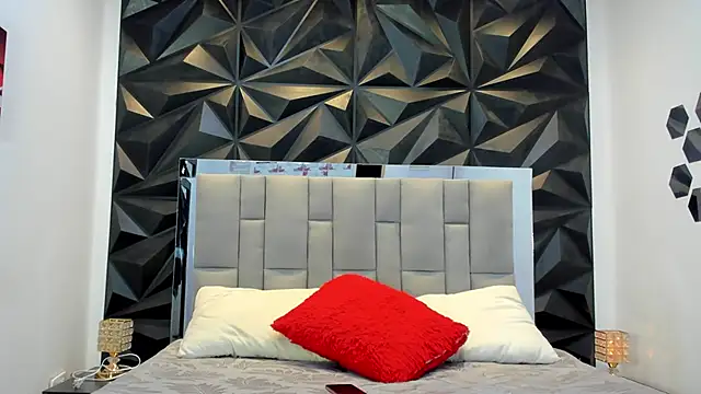 Snapshot of sol-angel chatting on 2, 12, 2025 sol-angel online show from 2, 12, 2025