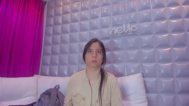 Snapshot of sol-angel chatting on 15, 12, 2025 sol-angel online show from 15, 12, 2025