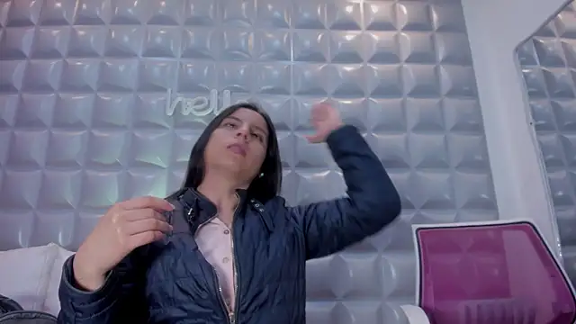 Snapshot of sol-angel chatting on 19, 12, 2025 sol-angel online show from 19, 12, 2025