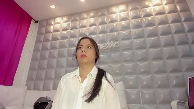 Snapshot of sol-angel chatting on 4, 3, 2026 sol-angel online show from 4, 3, 2026