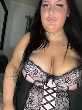 CurvyAyla online show from 4, 12, 2025
