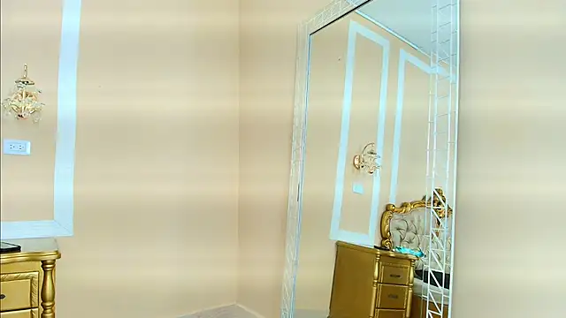 Snapshot of HallieStone chatting on 15, 12, 2025 HallieStone online show from 15, 12, 2025