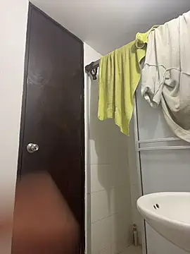 Snapshot of Miia_moonn chatting on 18, 12, 2025 Miia moonn online show from 18, 12, 2025