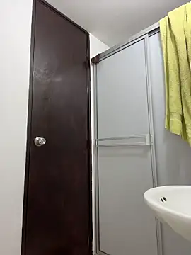 Snapshot of Miia_moonn chatting on 19, 12, 2025 Miia moonn online show from 19, 12, 2025