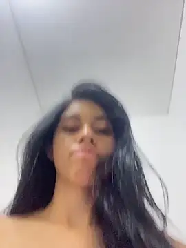 Snapshot of Miia_moonn chatting on 21, 12, 2025 Miia moonn online show from 21, 12, 2025