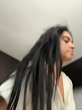 Snapshot of Miia_moonn chatting on 8, 1, 2026 Miia moonn online show from 8, 1, 2026