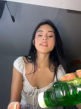 Snapshot of Miia_moonn chatting on 9, 2, 2026 Miia moonn online show from 9, 2, 2026