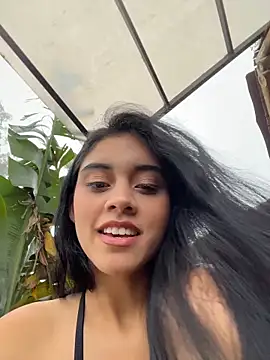 Snapshot of Miia_moonn chatting on 4, 3, 2026 Miia moonn online show from 4, 3, 2026