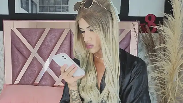 megan lenon online show from 31, 1, 2026