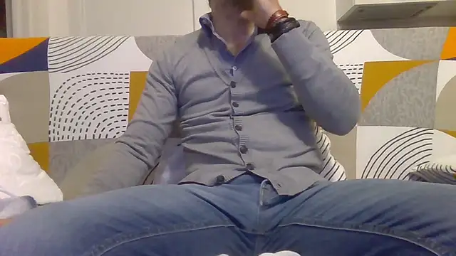 Snapshot of Eroshotlicker chatting on 15, 12, 2025 Eroshotlicker online show from 15, 12, 2025