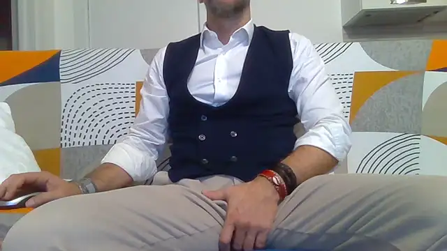 Snapshot of Eroshotlicker chatting on 22, 12, 2025 Eroshotlicker online show from 22, 12, 2025