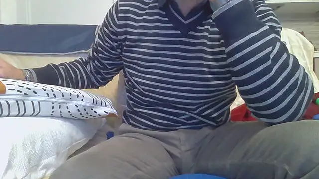 Snapshot of Eroshotlicker chatting on 8, 1, 2026 Eroshotlicker online show from 8, 1, 2026