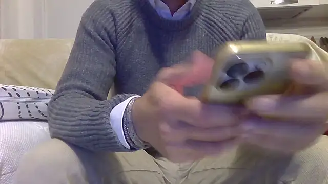 Snapshot of Eroshotlicker chatting on 10, 1, 2026 Eroshotlicker online show from 10, 1, 2026