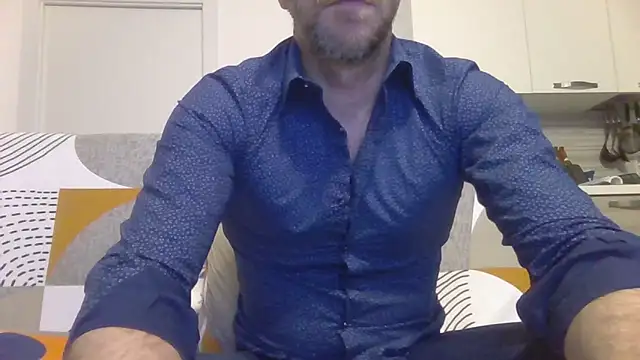 Snapshot of Eroshotlicker chatting on 5, 3, 2026 Eroshotlicker online show from 5, 3, 2026