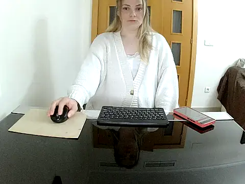 Snapshot of Adelyxveex chatting on 29, 11, 2025 Adelyxveex online show from 29, 11, 2025