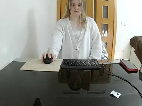 Snapshot of Adelyxveex chatting on 18, 12, 2025 Adelyxveex online show from 18, 12, 2025