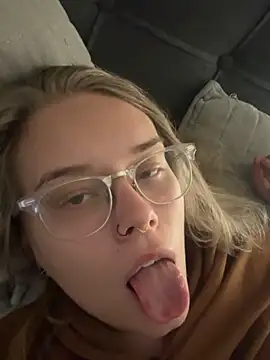 babyblue977 online show from 23, 12, 2025