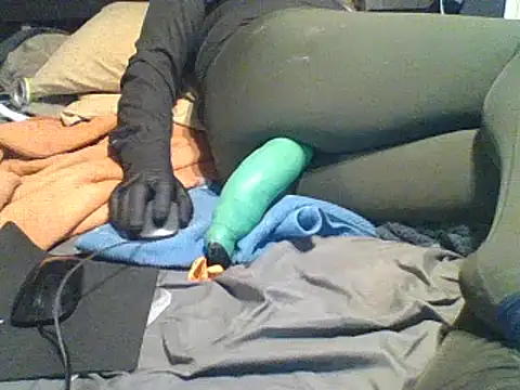 Snapshot of xxxenzo1 chatting on 9, 12, 2024 xxxenzo1 online show from 9, 12, 2024