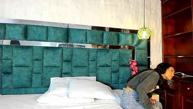 Snapshot of _bonnyandclyde chatting on 2, 2, 2026 bonnyandclyde online show from 2, 2, 2026