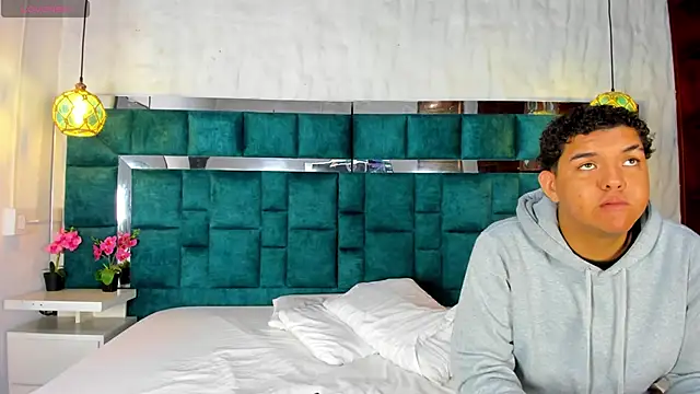 Snapshot of _bonnyandclyde chatting on 16, 3, 2026 bonnyandclyde online show from 16, 3, 2026