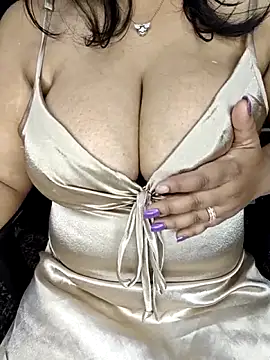 Curvy Pooja online show from 12, 4, 2026