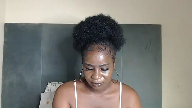 Snapshot of Chocolatebae86 chatting on 3, 3, 2026 Chocolatebae86 online show from 3, 3, 2026