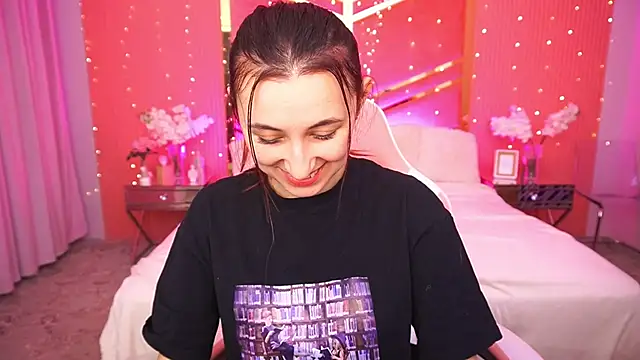 Snapshot of RoxieRay chatting on 11, 2, 2026 RoxieRay online show from 11, 2, 2026