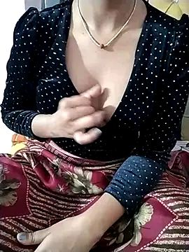 RASHMI SHARMA9 online show from 7, 1, 2026